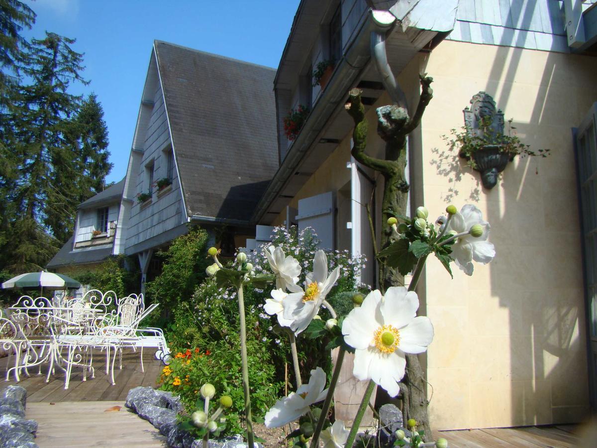 Le Jardin De Saint Jean Bed and Breakfast Eksteriør billede