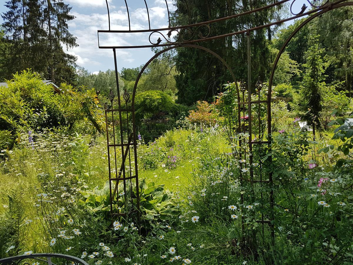 Le Jardin De Saint Jean Bed and Breakfast Eksteriør billede