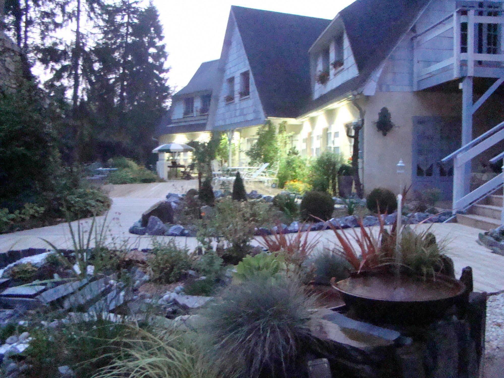 Le Jardin De Saint Jean Bed and Breakfast Eksteriør billede